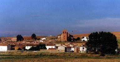 Panorámica de Ledigos con la torre de la iglesia